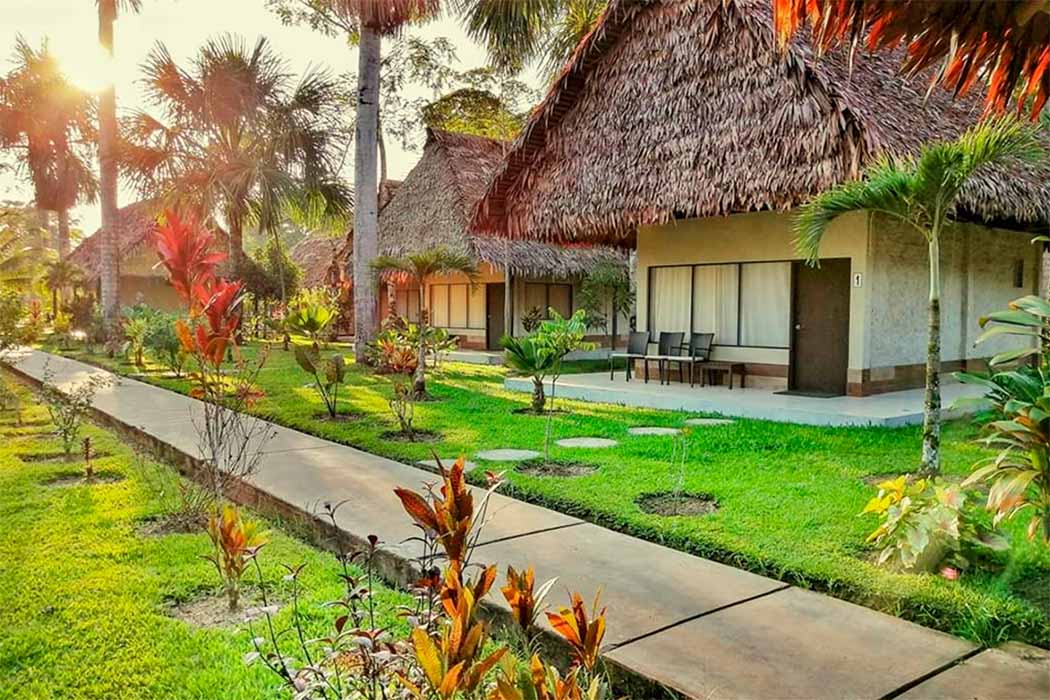 HABITACIONES-IRAPAY AMAZON LODGE IQUITOS, PERU-PERUVIAN SHADES