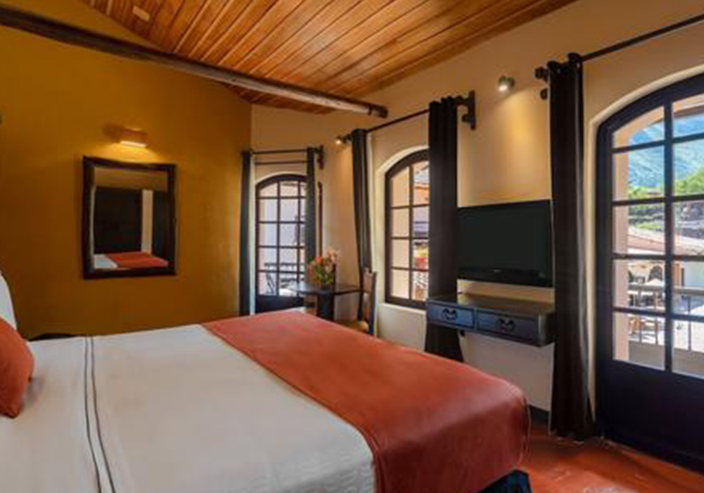 CELEBRA EN URUBAMBA - HAB SONESTA YUCAY HOTEL - URUBAMBA - CUSCO - PERU - PERUVIAN SHADES